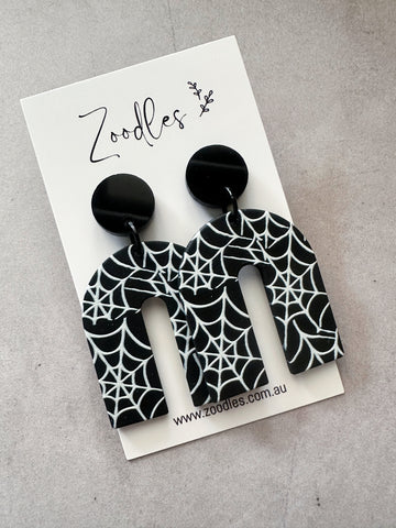 Zoodles Acrylic Halloween Dangles - Chunky Spiderweb Arch