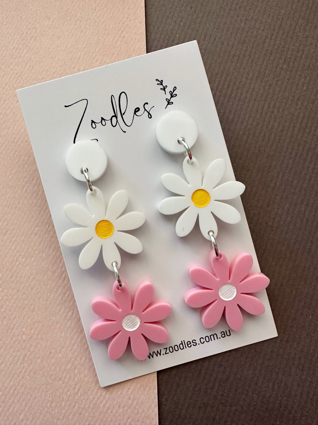 Zoodles Acrylic Dangles - Daisy Chain
