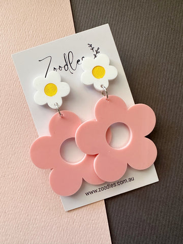 Zoodles Acrylic Statement Dangles - Pink Daisies