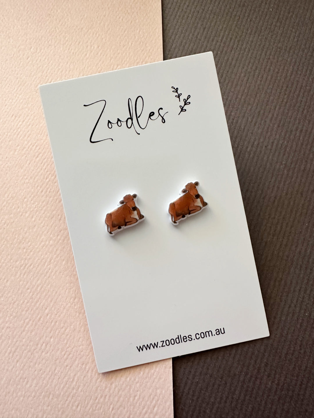 Zoodles Acrylic Mini Studs - Brown Sitting Cows