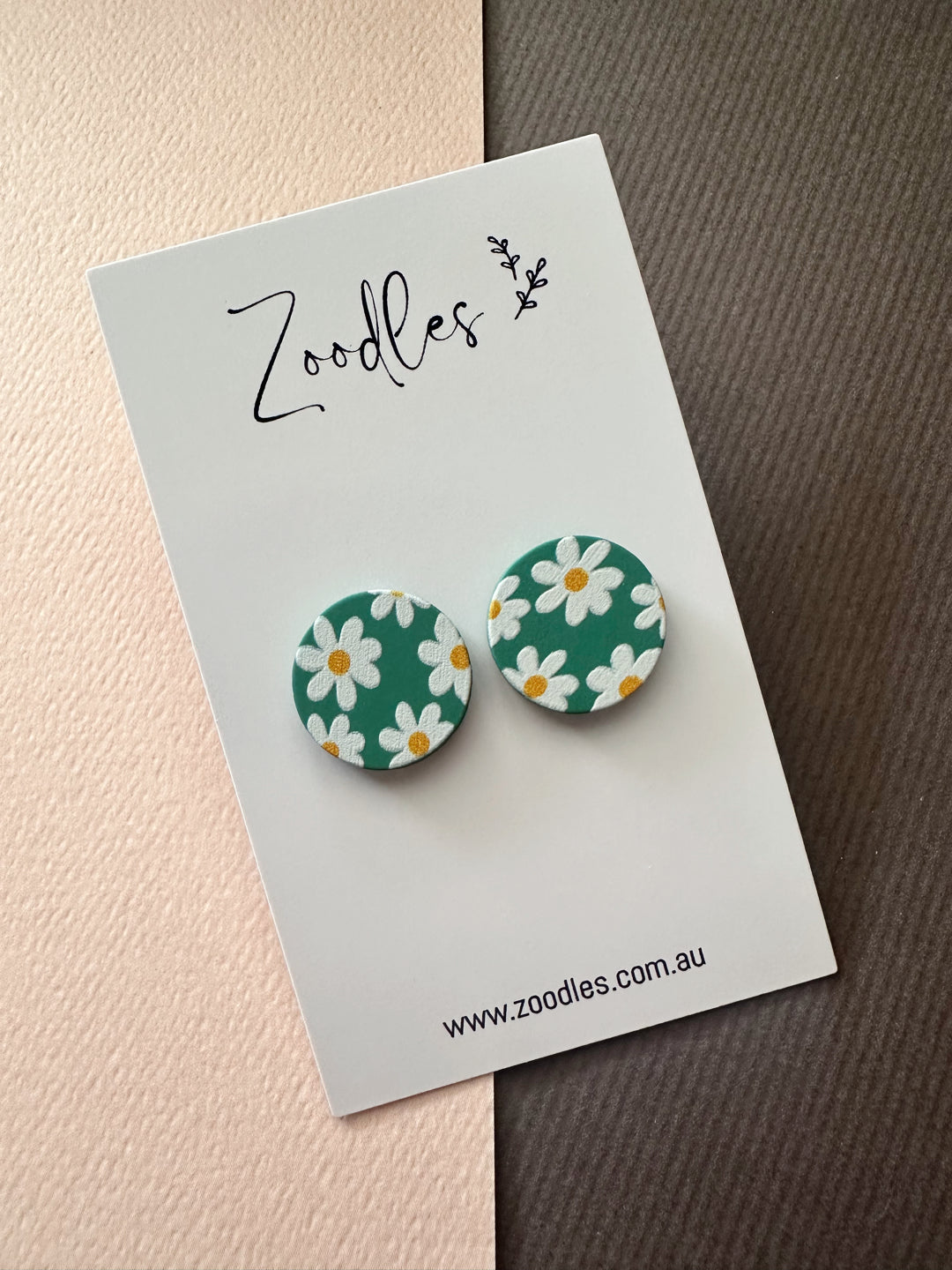 Zoodles Studs - Green Daisies