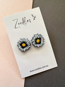 Zoodles Acrylic Studs - Black Daisies