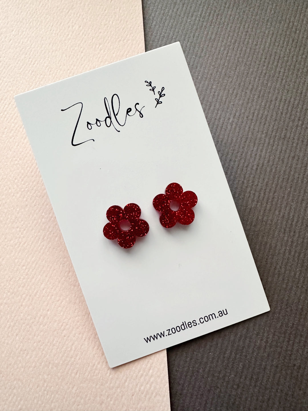 Zoodles Acrylic Studs - Red Glitter Mini Flowers