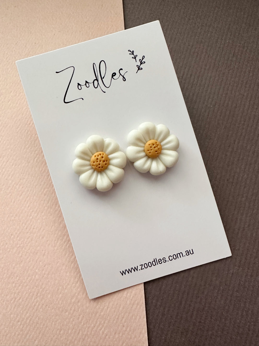 Zoodles Studs - White Flowers