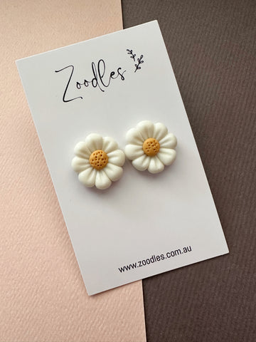 Zoodles Studs - White Flowers