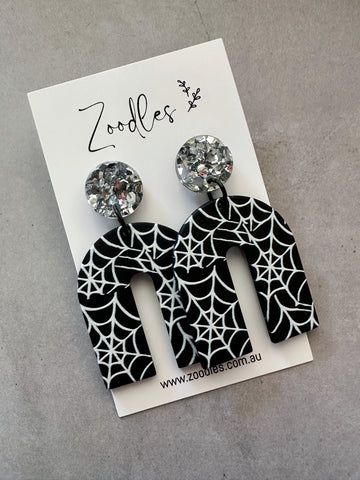 Zoodles Acrylic Halloween Dangles - Chunky Spiderweb Arch