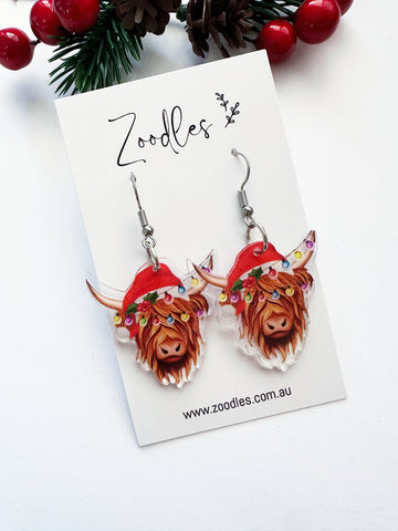 Zoodles Acrylic Hook Dangles - Highland Cow with Xmas Lights