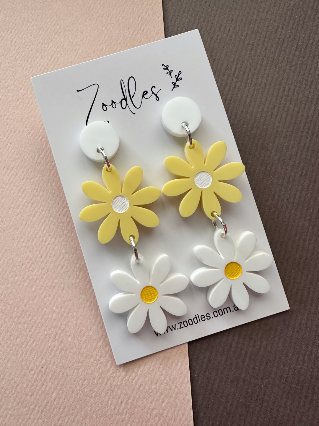 Zoodles Acrylic Dangles - Daisy Chain